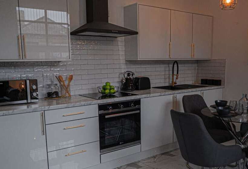 آپارتمان اجرایی 1 خوابه, Spire Accommodations Ltd