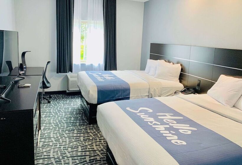 اتاق دلوکس مخصوص معلولین, Days Inn & Suites By Wyndham Horn Lake   Memphis Graceland