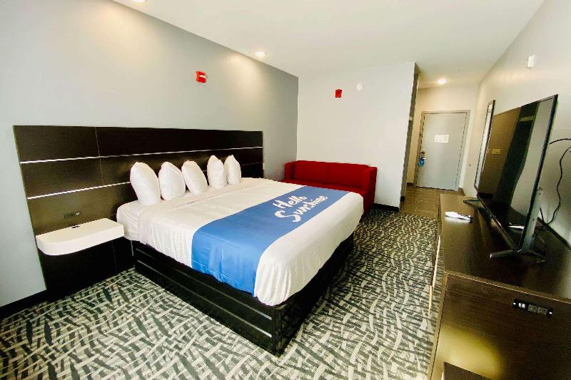 سوئیت با تخت بزرگ, Days Inn & Suites By Wyndham Horn Lake   Memphis Graceland