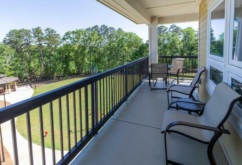 سوئیت با تخت بزرگ, Lakeside Lodge Clemson