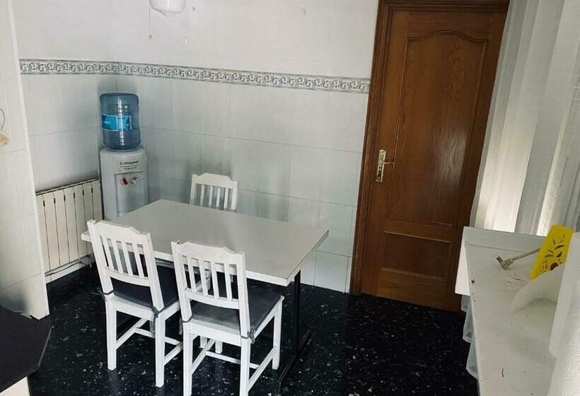 اتاق لوکس سه تخته, Habitaciones Dakar