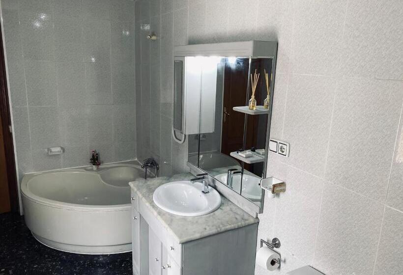 اتاق لوکس سه تخته, Habitaciones Dakar