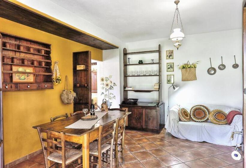 آپارتمان 1 خوابه همکف, Appartamento Girasole   Agriturismo Le Selvole