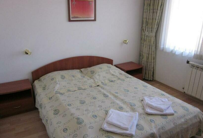 اتاق استاندارد, Guest House Karov   2 Stars
