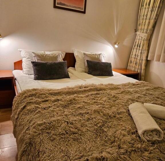 اتاق استاندارد, Guest House Karov   2 Stars