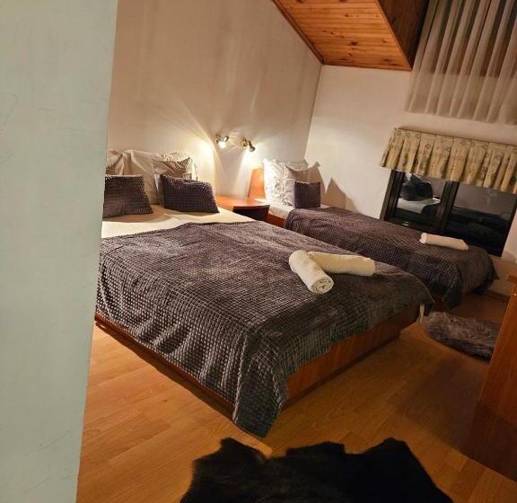 اتاق استاندارد سه نفره, Guest House Karov   2 Stars