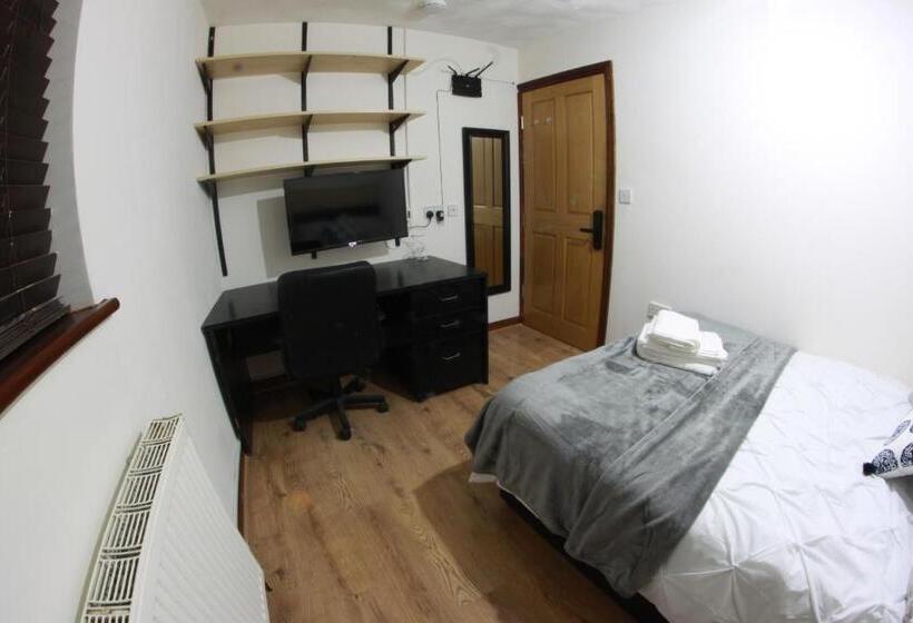 اتاق استاندارد, College Street Abode