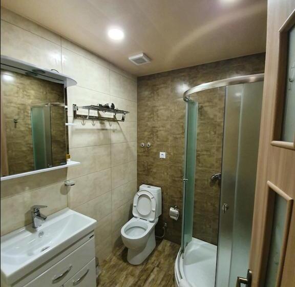 اتاق استاندارد, 5 Rooms Near 300 Aragveli Metro Station