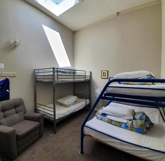 Economy Quadruple Room, Stay In Tekapo Backpackers