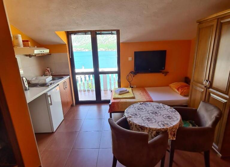 اتاق استاندارد با چشم‌انداز دریا, Apartments Lucic