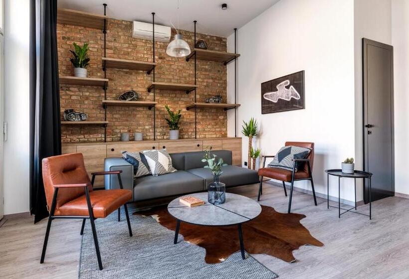 带1个卧室的带阳台的公寓, Apartmánový Dům U Tomana