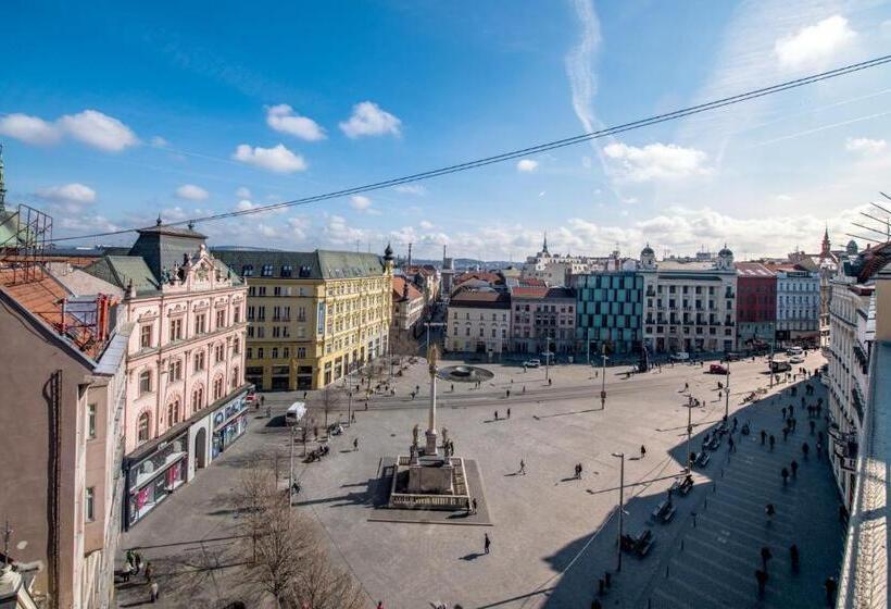 Люкс, Apartmánový Dům U Tomana