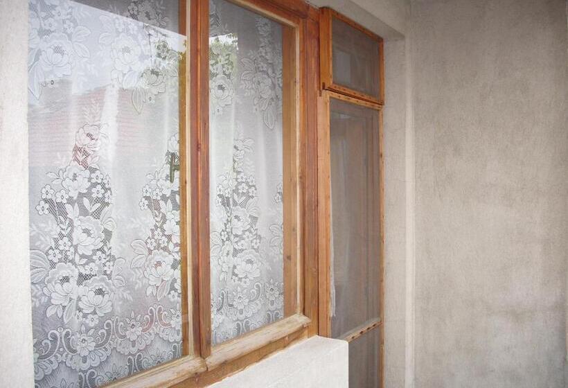 اتاق لوکس با بالکن, Georgievi Guest House