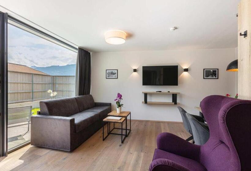 2 Bedroom Apartment with Pool, Emma Deluxe Aparthotel Direkt Beim Skibus