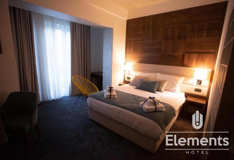 اتاق لوکس با بالکن, Elements
