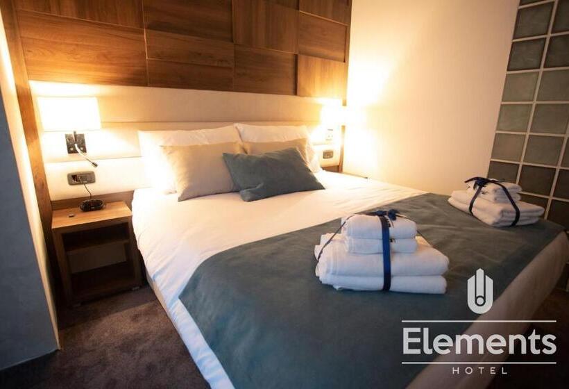 اتاق لوکس با بالکن, Elements