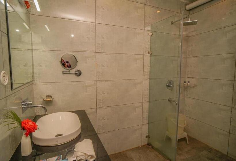 اتاق استاندارد با بالکن, Merak Resort  Bhimtal