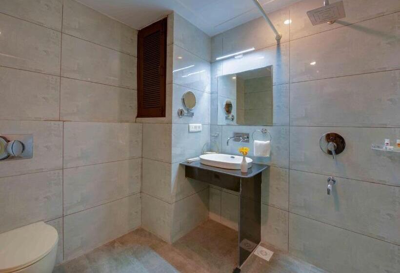 اتاق استاندارد با بالکن, Merak Resort  Bhimtal