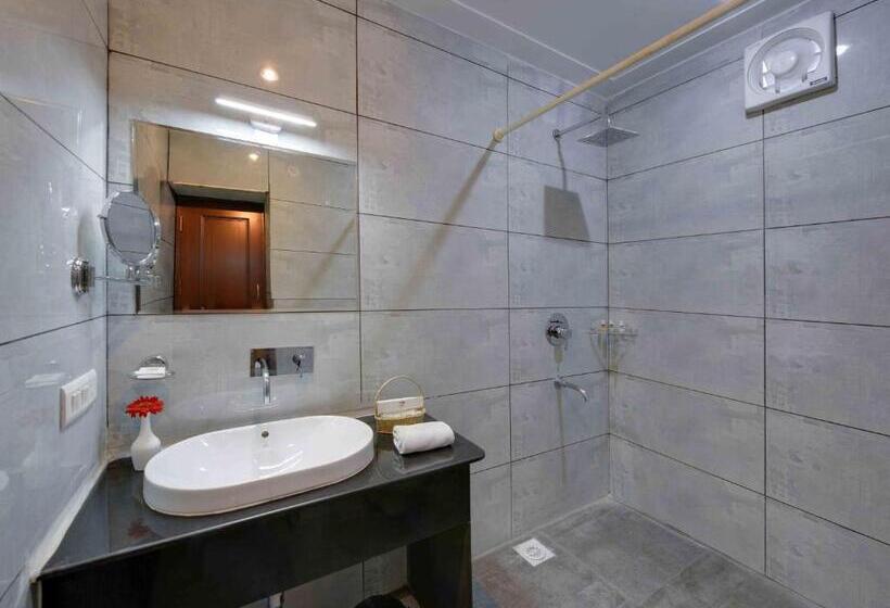 اتاق استاندارد با بالکن, Merak Resort  Bhimtal
