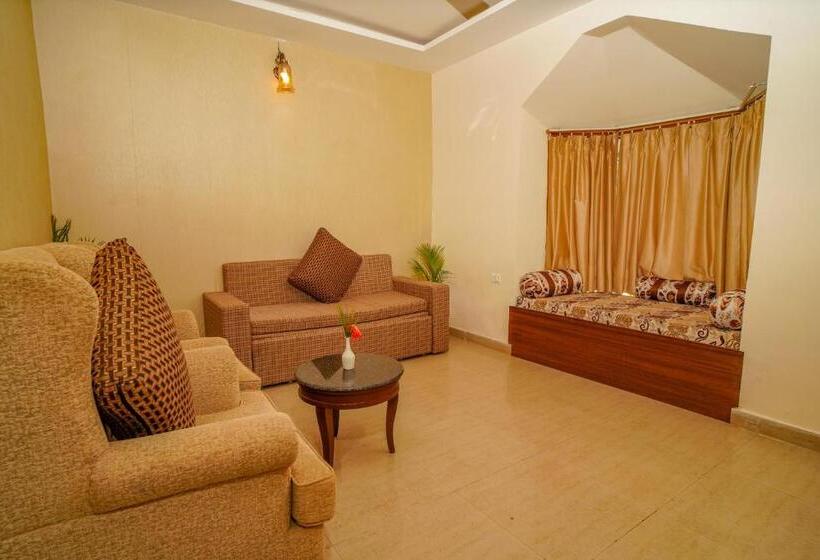 اتاق استاندارد با تخت بزرگ, Merak Resort  Bhimtal
