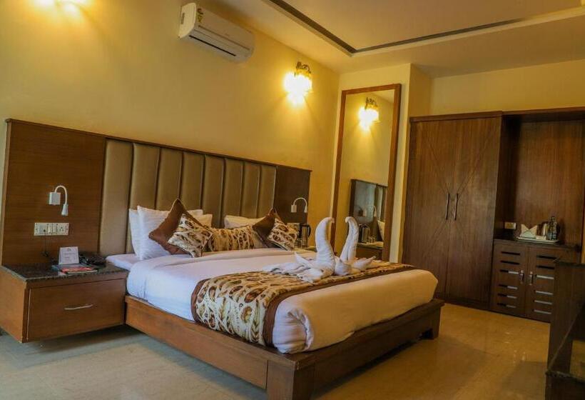 اتاق استاندارد با تخت بزرگ, Merak Resort  Bhimtal