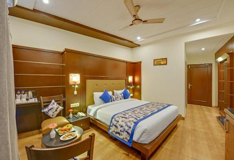 اتاق لوکس, Merak Resort  Bhimtal