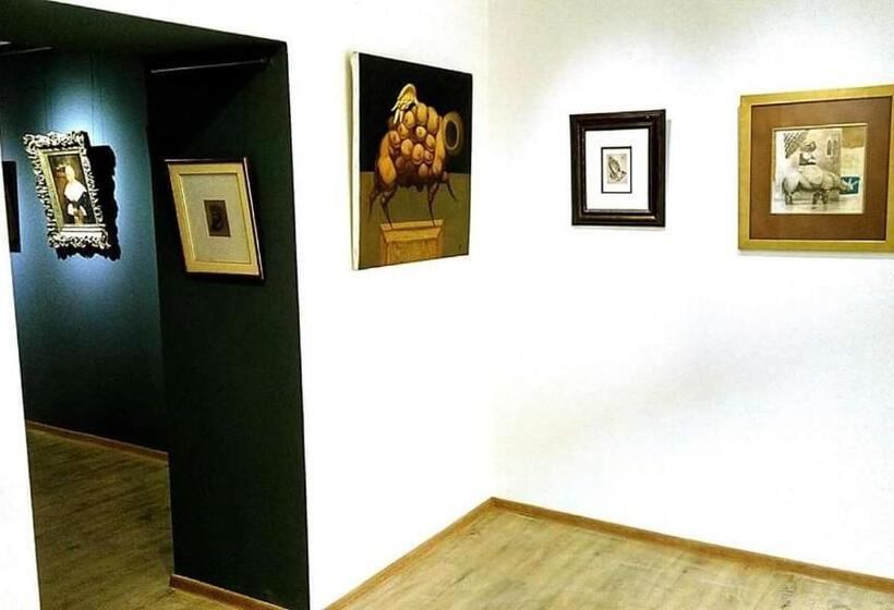 اتاق اکونومی, Gallery Guesthouse