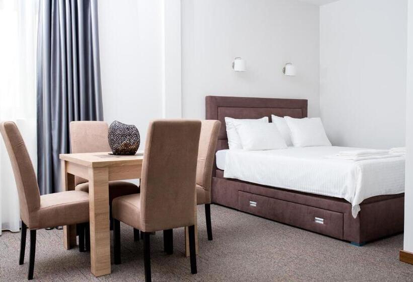 سوئیت با بالکن, Ipn Apartments