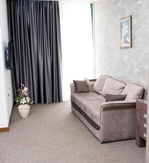 سوئیت با بالکن, Ipn Apartments