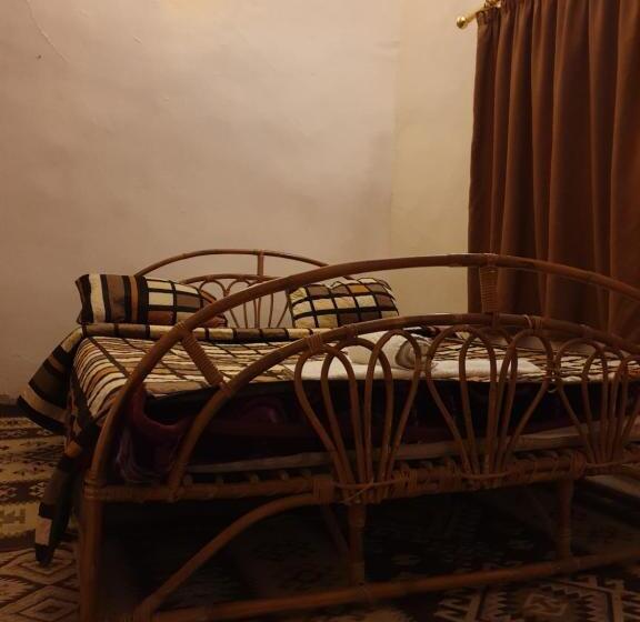 اتاق سوپریور با تخت بزرگ, The Orient Home
