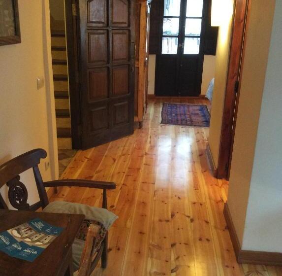 اتاق لوکس با بالکن, Casa Rural Las Pedrolas