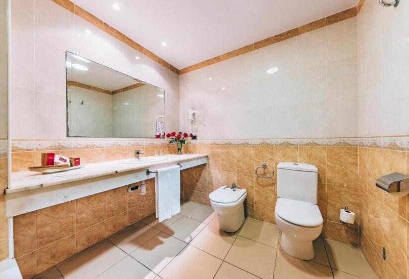 سوییت جونیور, Grand Muthu Golf Plaza Hotel & Spa