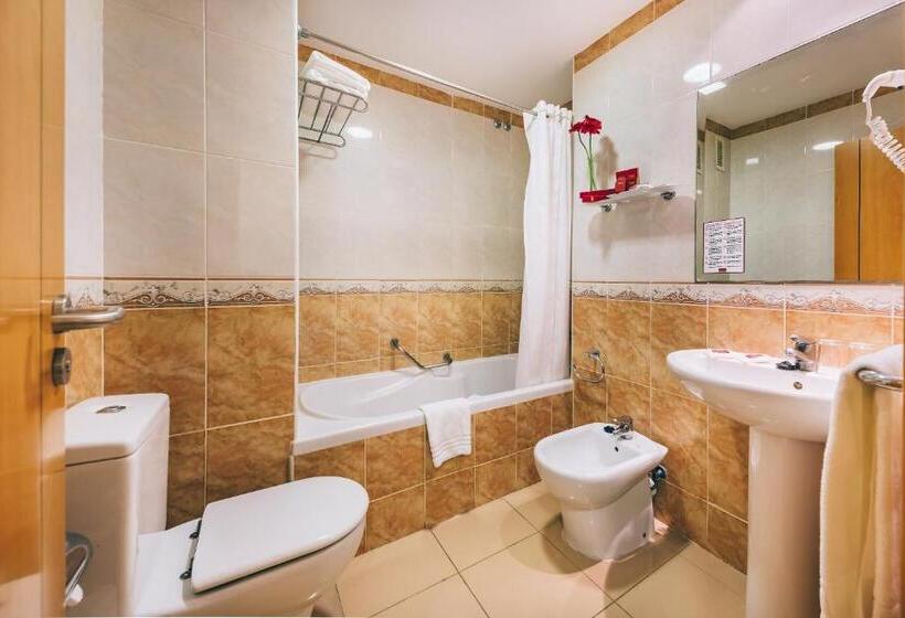 اتاق استاندارد با تراس, Grand Muthu Golf Plaza Hotel & Spa