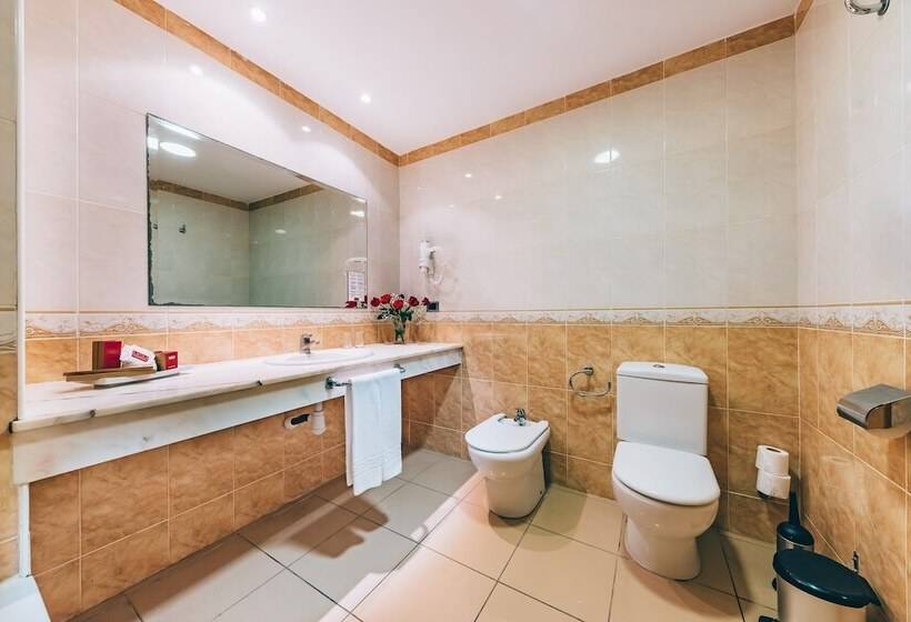 سوییت جونیور, Grand Muthu Golf Plaza Hotel & Spa