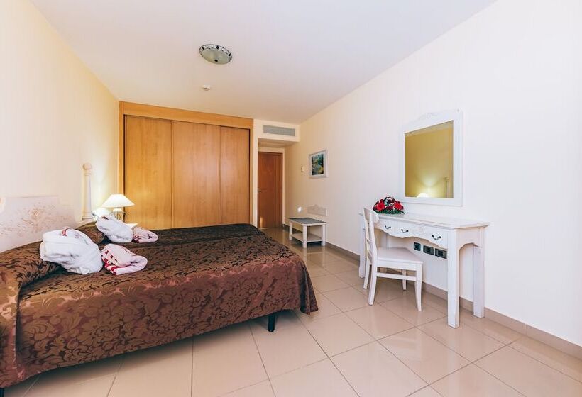 سوییت جونیور, Grand Muthu Golf Plaza Hotel & Spa