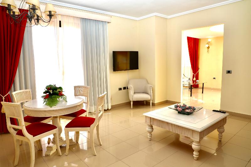 سوییت جونیور, Grand Muthu Golf Plaza Hotel & Spa