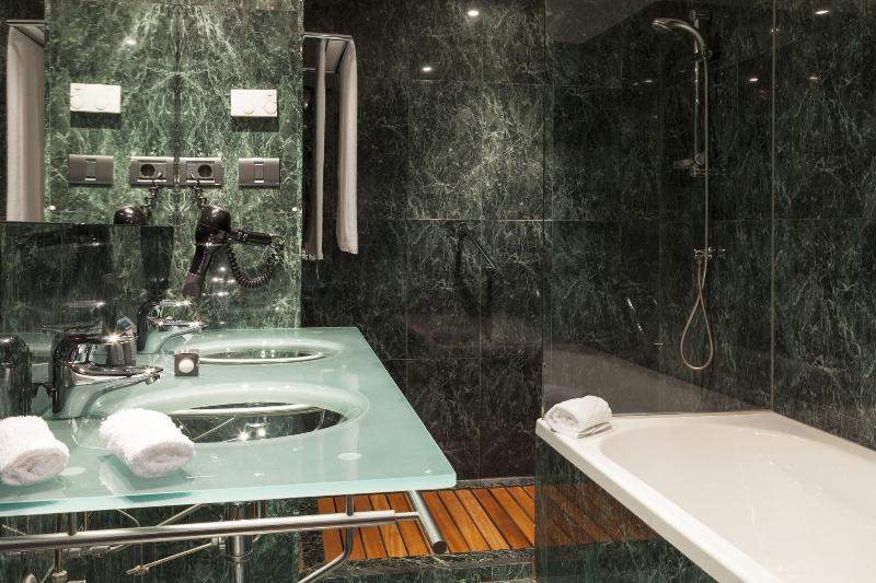 اتاق استاندارد با تخت بزرگ, Ac Hotel La Rioja By Marriott