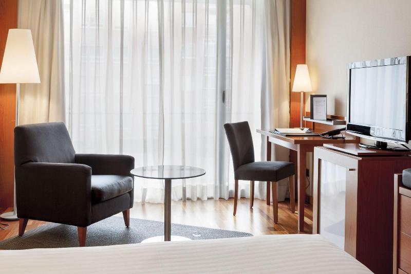 اتاق استاندارد با تخت بزرگ, Ac Hotel La Rioja By Marriott