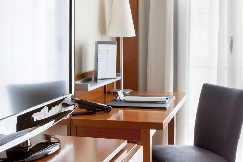 اتاق استاندارد با تخت بزرگ, Ac Hotel La Rioja By Marriott