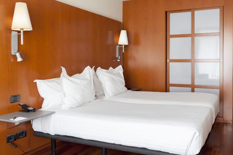اتاق استاندارد با تخت بزرگ, Ac Hotel La Rioja By Marriott