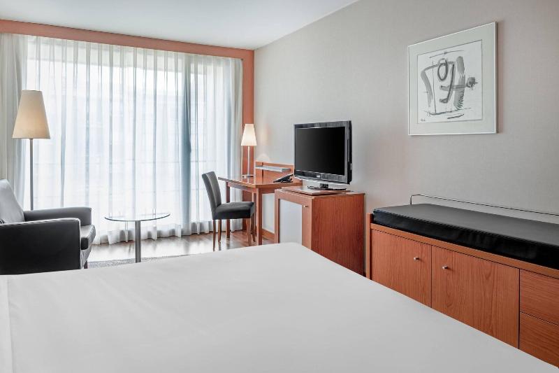 اتاق استاندارد با تخت بزرگ, Ac Hotel La Rioja By Marriott