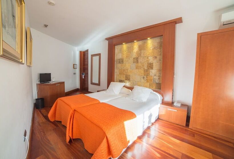 Superior Room, Acinipo