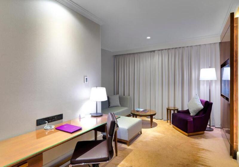سوییت لوکس, Amora Hotel Jamison Sydney