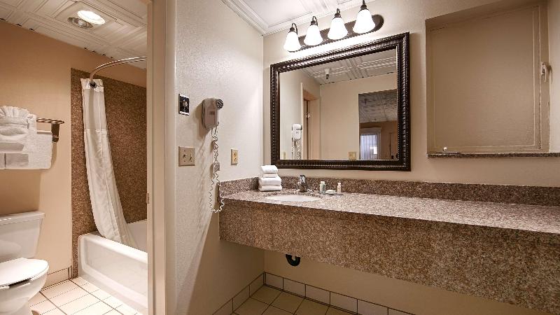 سوئیت کلاب, Amora Hotel Jamison Sydney