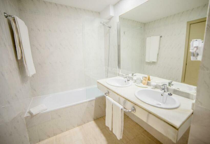 Standard Triple Room, Beatriz Playa & Spa