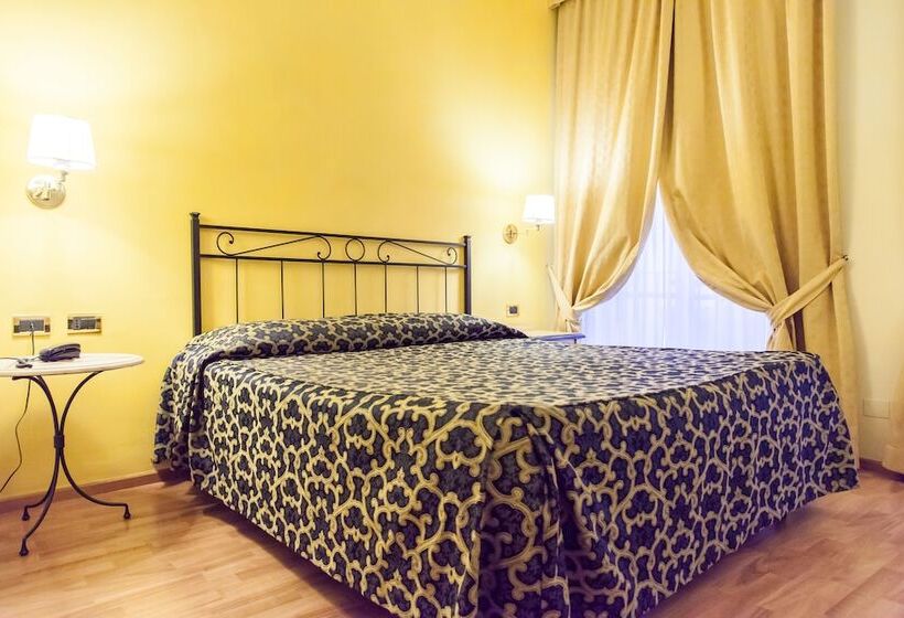 اتاق استاندارد سه نفره, Benivieni