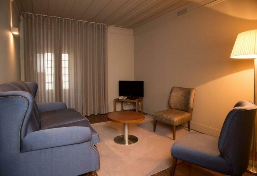 Deluxe Room, Da Oliveira