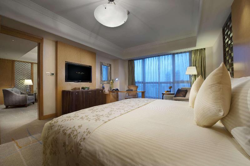 Deluxe Suite King Bed, Doubletree By Hilton  Shanghai  Pudong