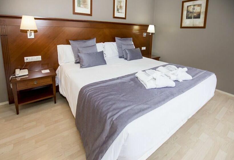سوییت جونیور, Hesperia Andorra