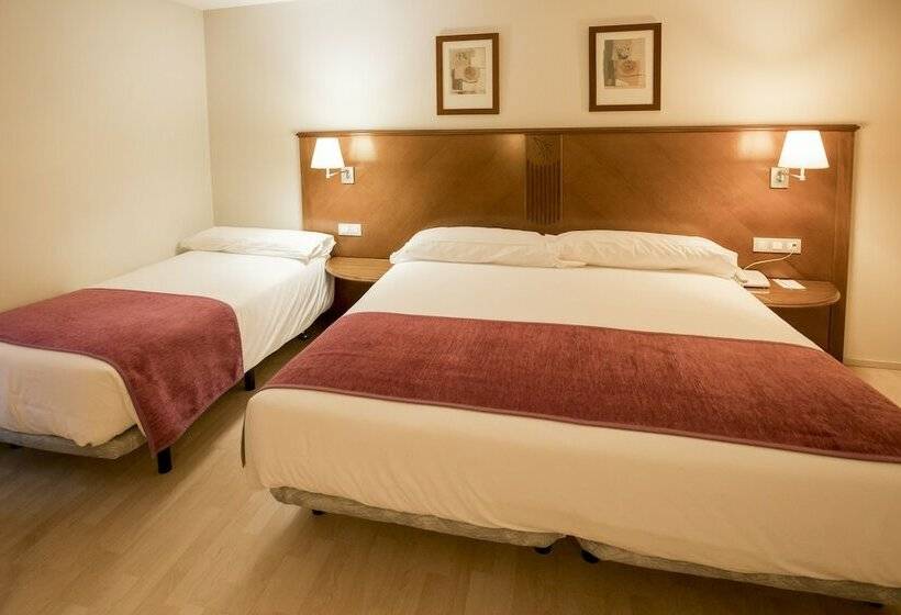اتاق استاندارد سه نفره, Hesperia Andorra